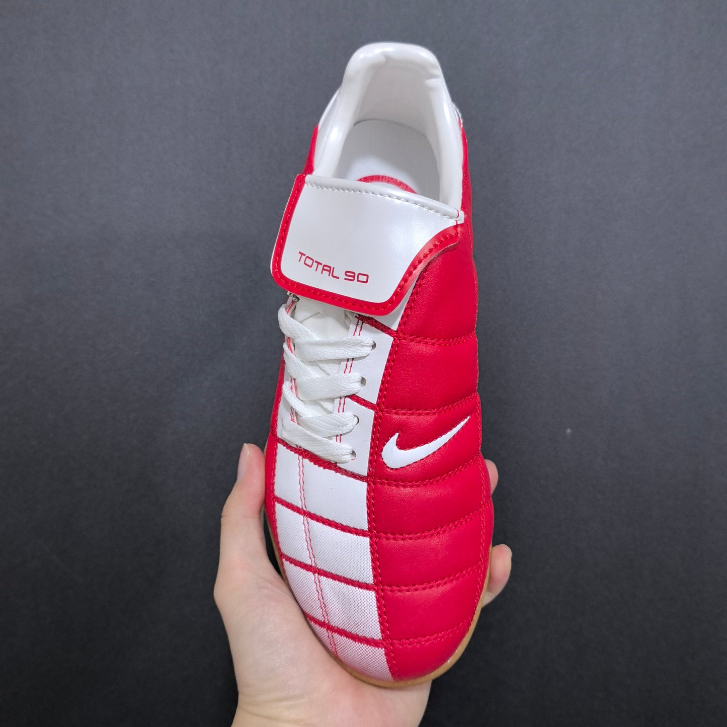 Total 90 tongue futsal (Red & white)