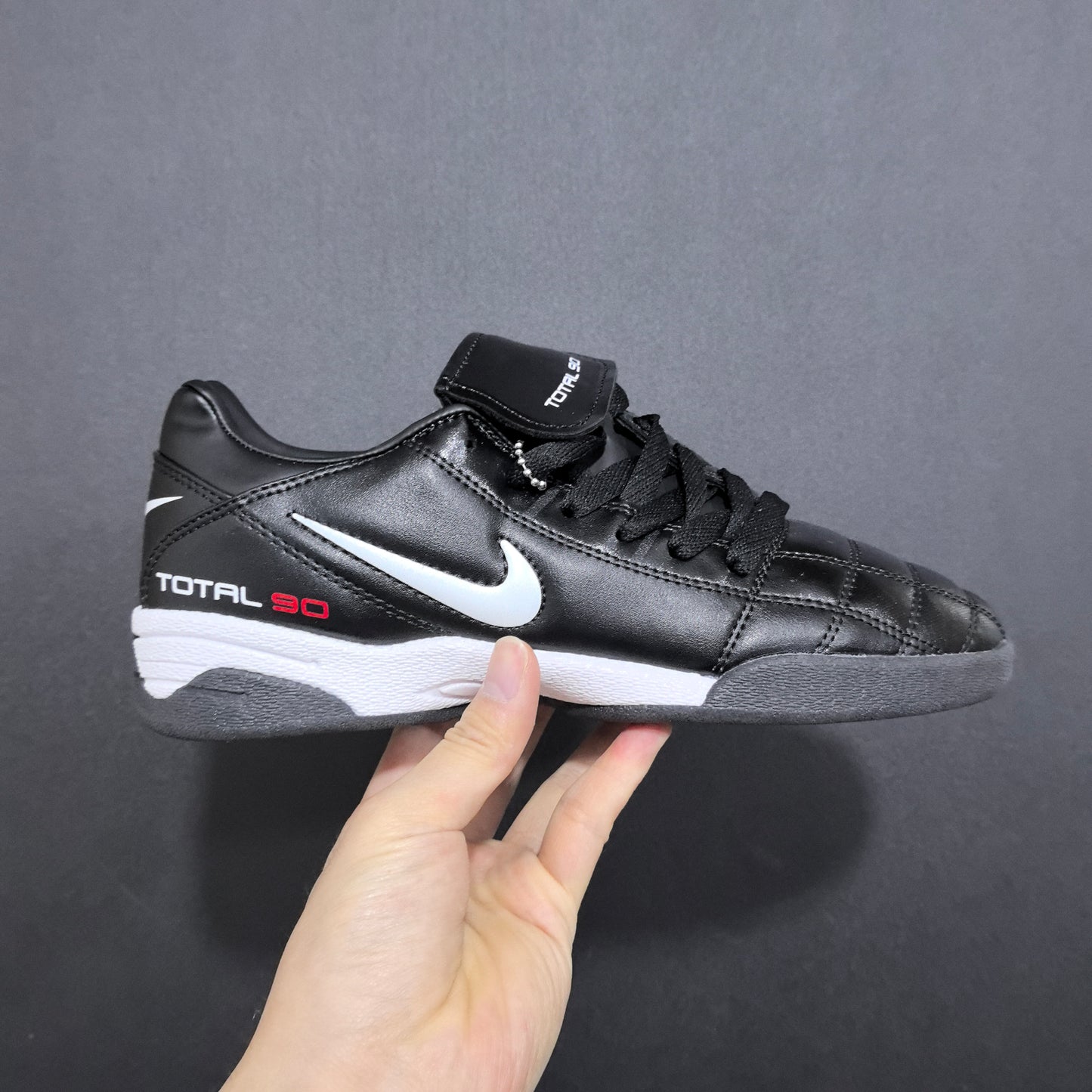 Total 90 tongue futsal