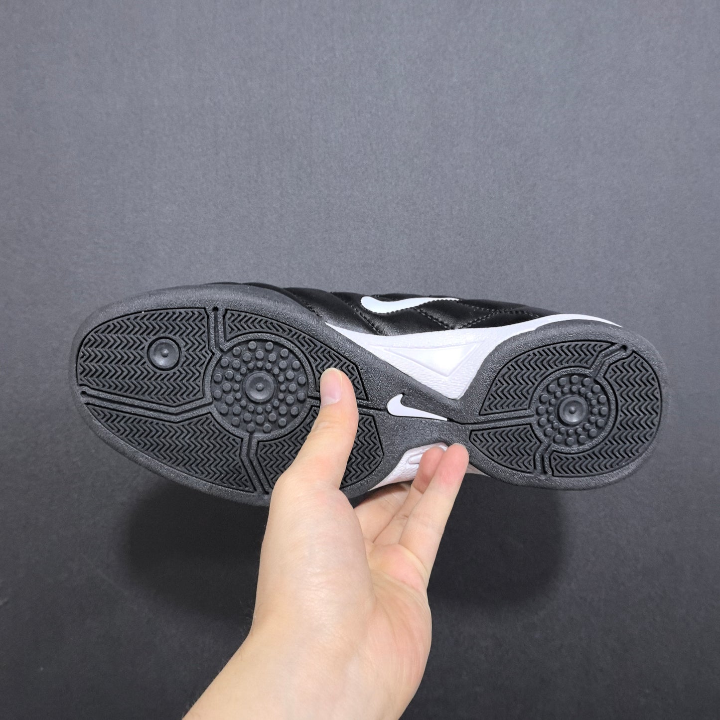 Total 90 tongue futsal