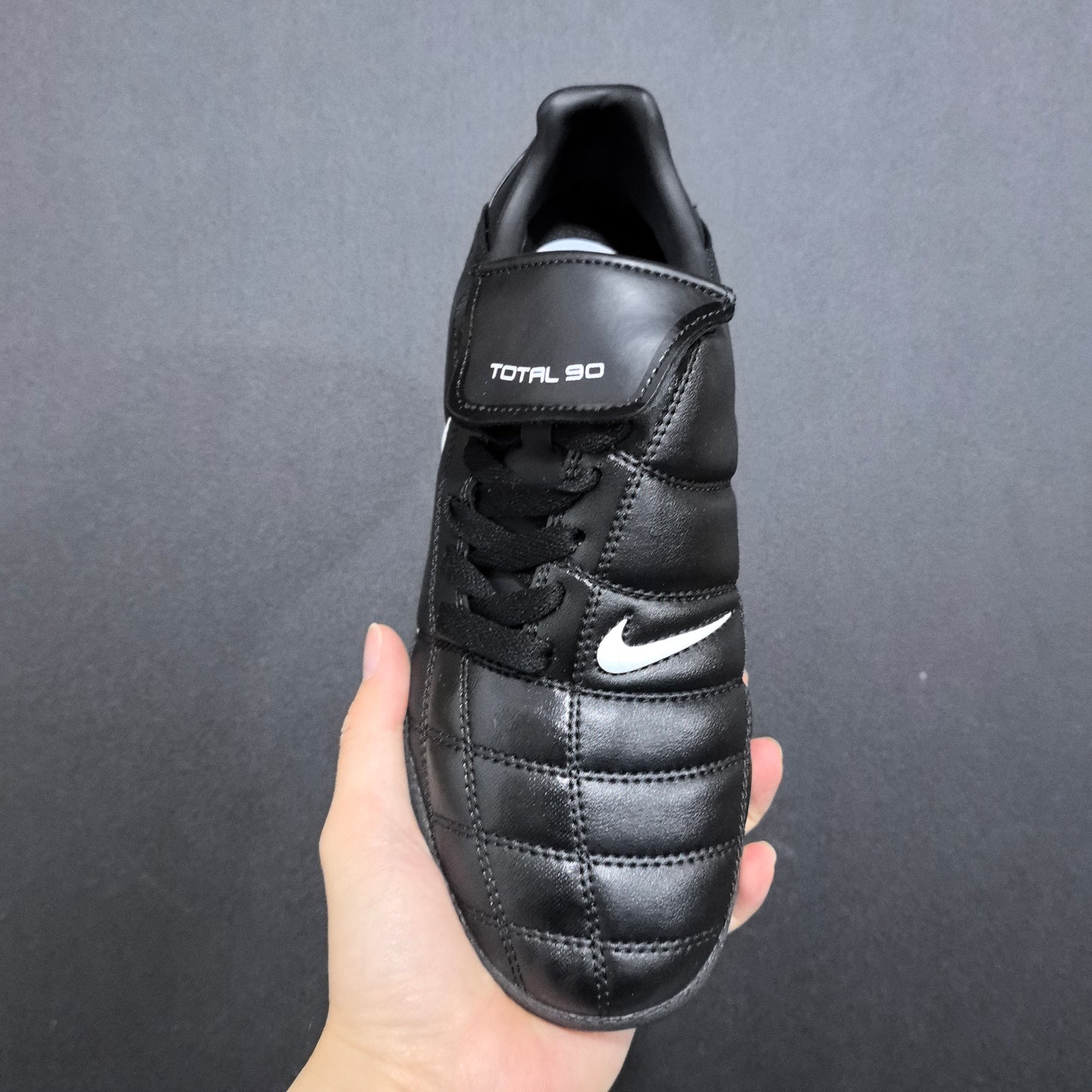 Total 90 tongue futsal