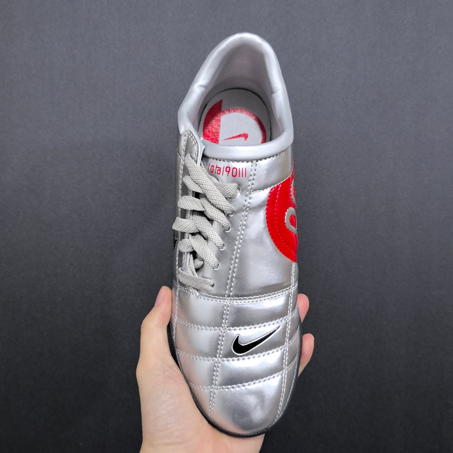 Total 90 Metallic silver