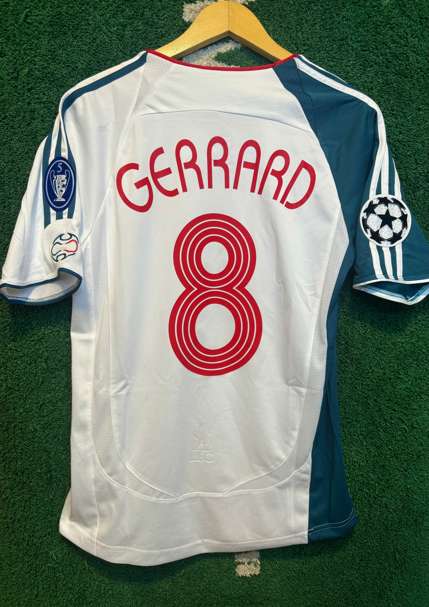 Liverpool 06/07 3rd kit