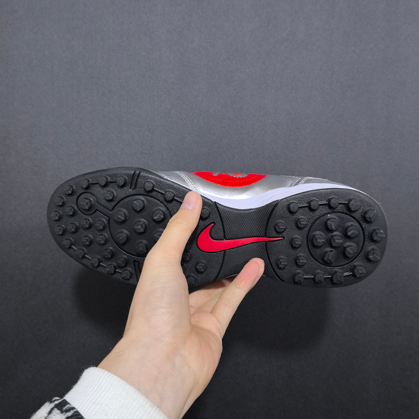 Total 90 Metallic silver