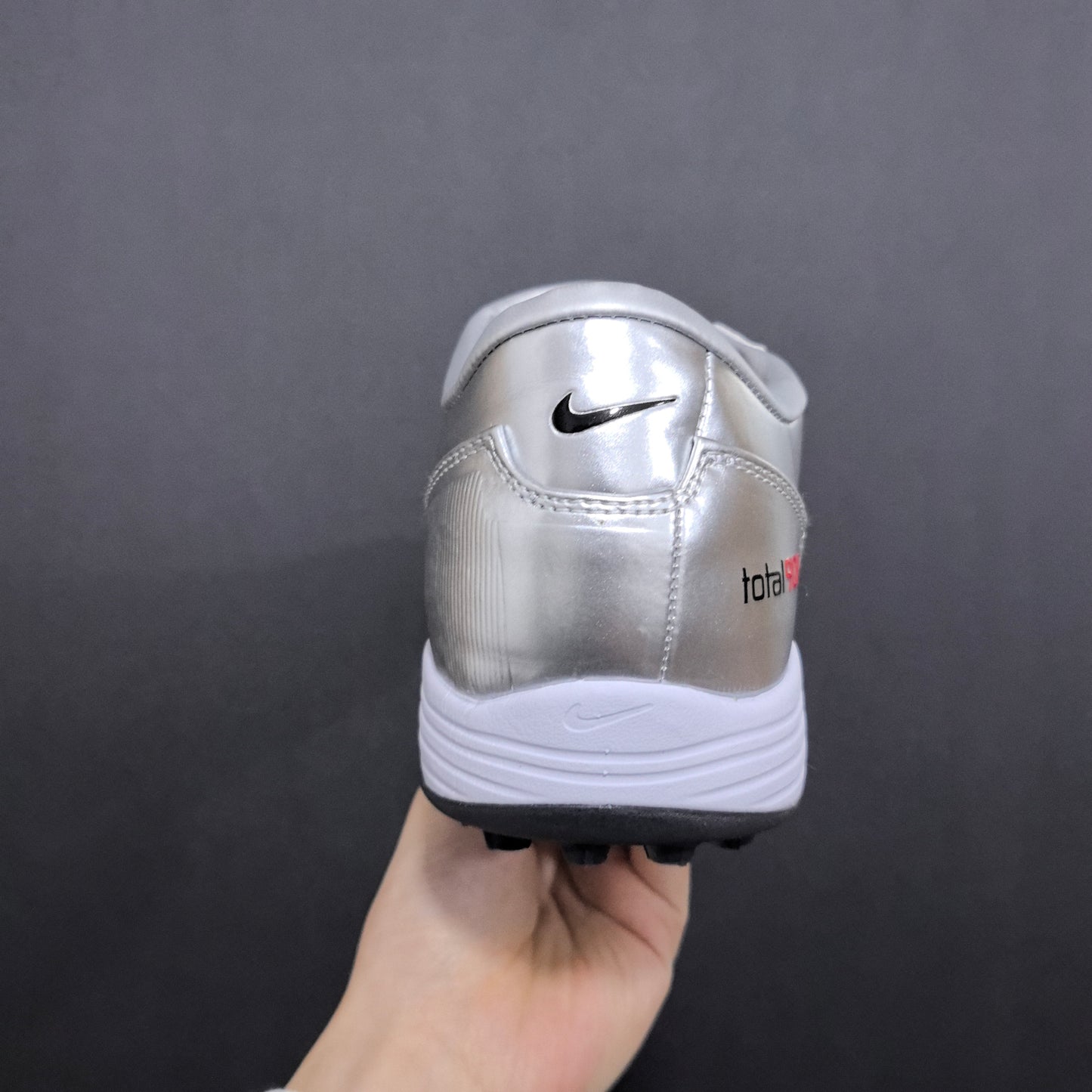 Total 90 Metallic silver